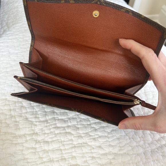 Louis Vuitton Monogram Brown Wallet - Picture 4 of 8